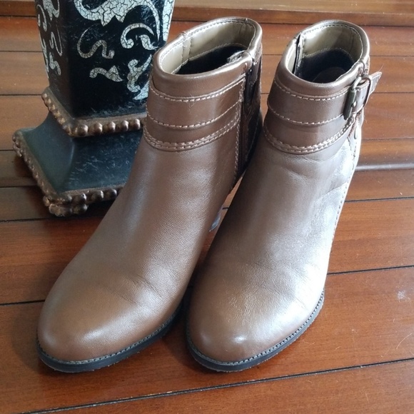 A.N.A. 🤠 BOOTIES - Picture 1 of 8